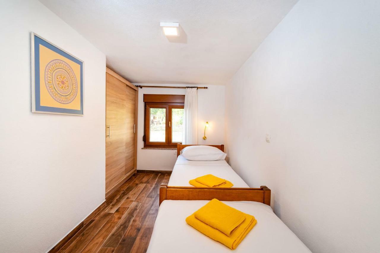 Apartment Adam Starigrad Paklenica Eksteriør bilde
